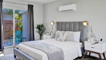 Classic Studio (Pelican 5)