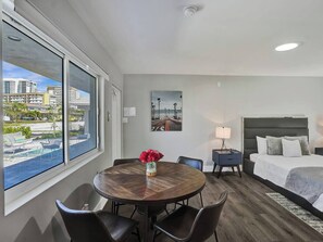 Classic Studio (Pelican 4) - Pelican by Stay Hospitality (Pompano Beach)