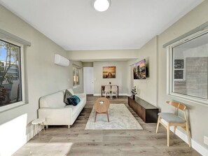 Classic Single Room (Pelican 1) | Living area