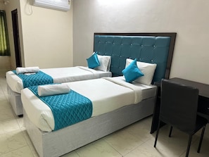 Chambre Double Deluxe, vue ville | Bureau, Wi-Fi gratuit