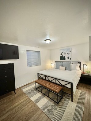 3 bedrooms, desk, iron/ironing board, WiFi