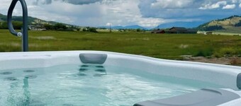 New! Adventure Haus: Spacious Home, Hot Tub