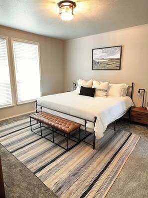 4 bedrooms, desk, iron/ironing board, WiFi