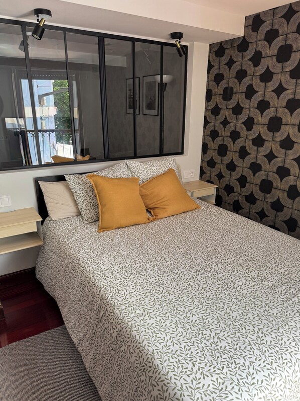 1 chambre, fer et planche à repasser, accès au Wi-Fi (inclus)