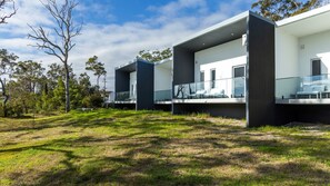 Exterior - Modern 1 Bed Apartment - 6 Min walk to beach (Callala Beach)