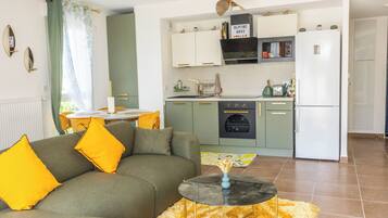 Smart TV, books, computer monitors