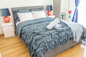 2 bedrooms, desk, iron/ironing board, free WiFi