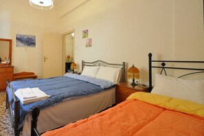 2 habitaciones, tabla de planchar con plancha, wifi y ropa de cama 