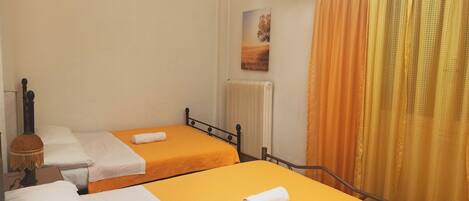 2 sovrum, strykjärn/strykbräda, wi-fi och sängkläder