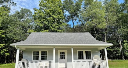 Beautiful Cottage in Sullivan County Catskills. 2 Bedrooms, 2 Baths, Heat & AC