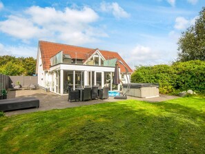 Exterior - 4 Star Holiday Home in Henne (Henne)