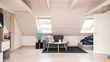 ํ์ฐ์ค | ๋ด๋ถ