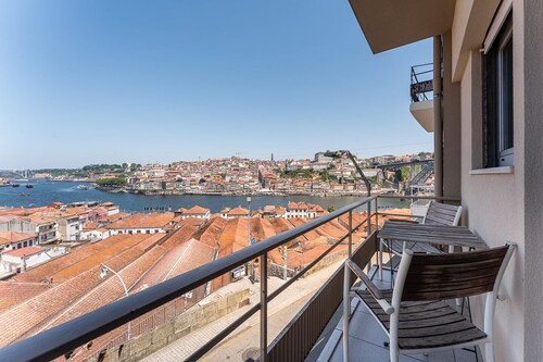 GuestReady - Lovely home with river view