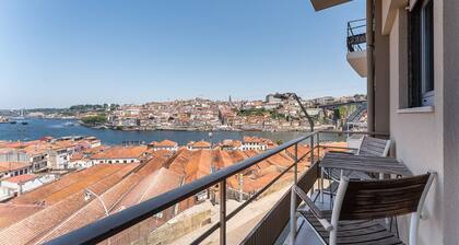 GuestReady - Lovely home with river view