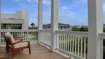 House, Berbilang Katil (Reel Amerivibes) | Kawasan hartanah