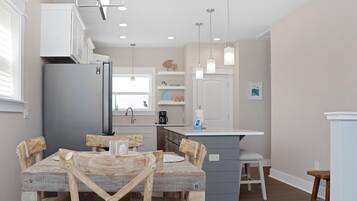 House, Berbilang Katil (Reel Amerivibes) | Tempat makan