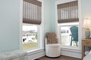 House, Multiple Beds (Reel Amerivibes) | Interior