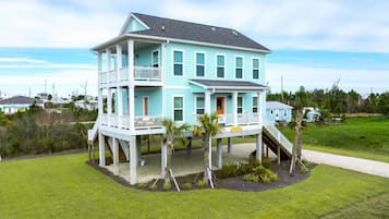 House, Multiple Beds (Reel Amerivibes) | Exterior