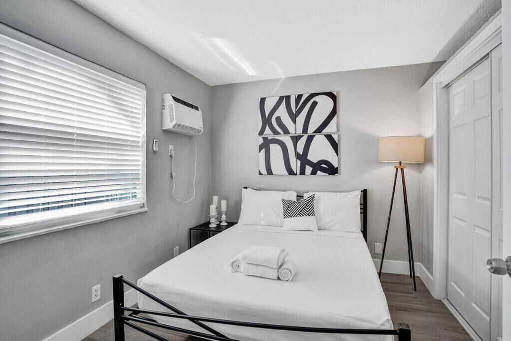 Economy Single Room, 1 Queen Bed (Rustic 5) | Iron/ironing board, free WiFi