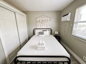 Quarto Individual em estilo japonês, 1 cama Queen e sofá-cama | Ferros/tábuas de passar roupa, Wi-Fi de cortesia