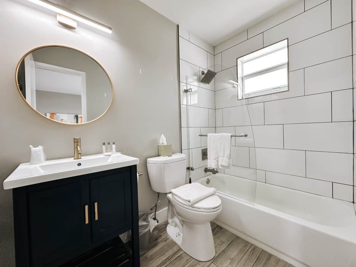 Basic Single Room, 1 Queen Bed with Sofa bed, Kitchen | Bathroom | Soap, shampoo, toilet paper