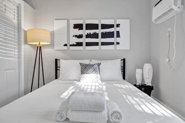 Iron/ironing board, free WiFi - Rustic by Stay Hospitality (Fort Lauderdale)
