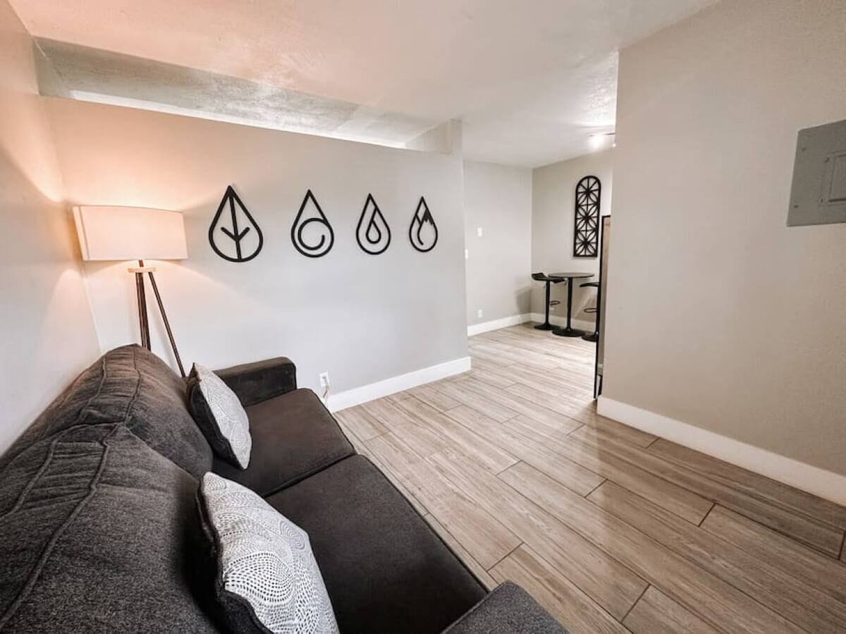 Family Single Room, 1 Queen Bed with Sofa bed (Rustic 6) | Living area