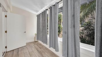 Classic Single Room, Patio (Eden 2204) | Living area