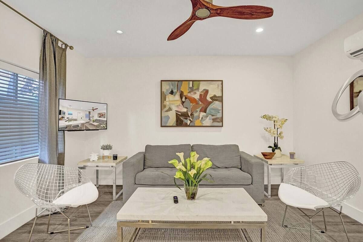 Classic Single Room, Patio (Eden 2102) | Living area