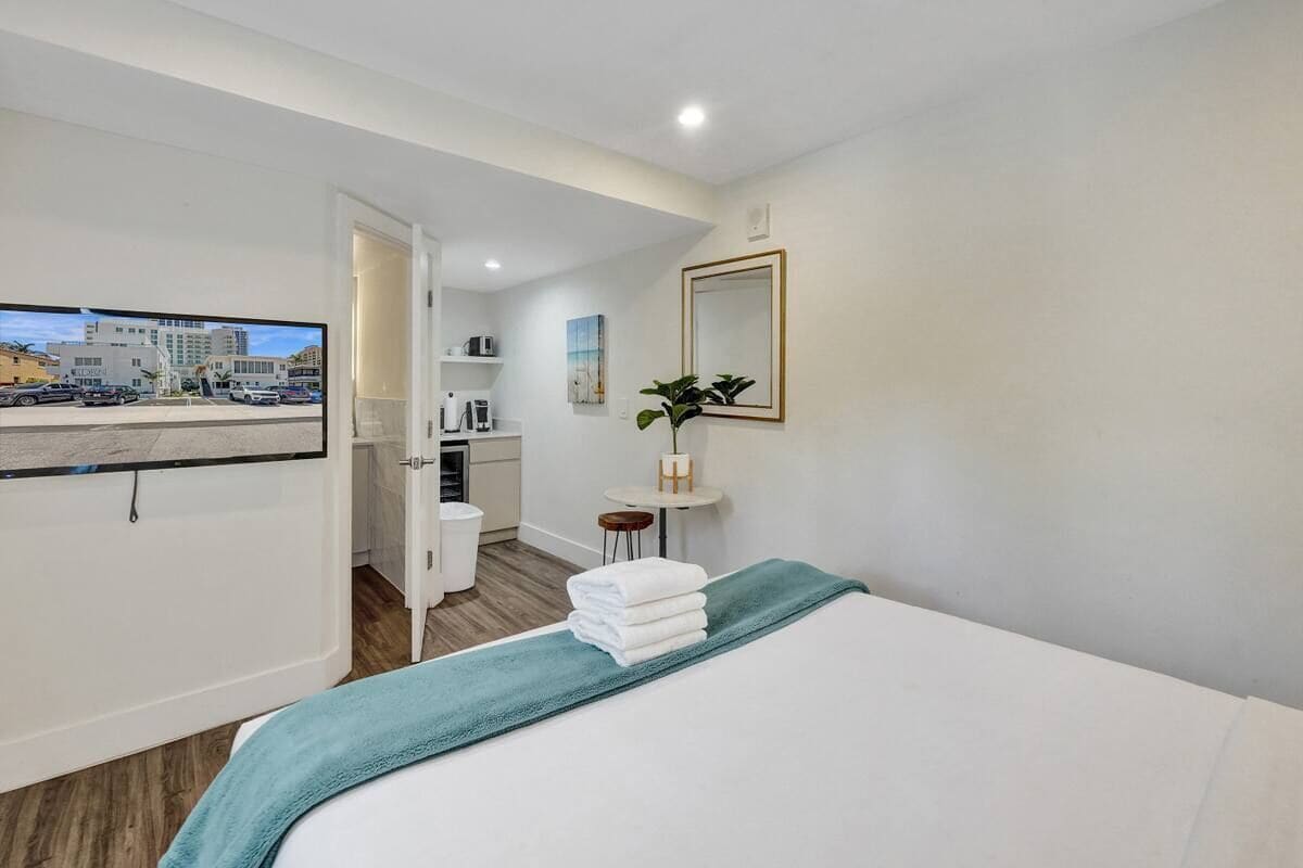 Studio, Patio (Eden 2107) | Iron/ironing board, free WiFi