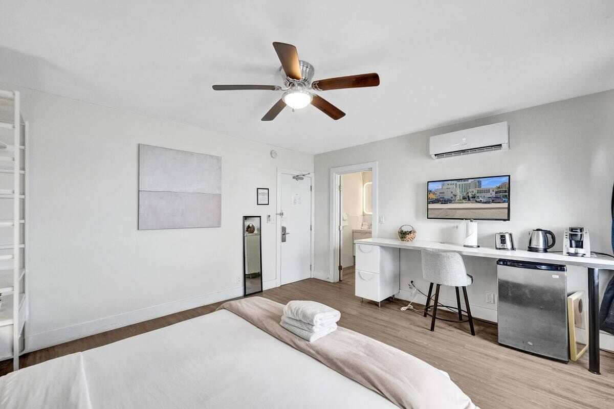 Classic Studio, Patio (Eden 1204) | Iron/ironing board, free WiFi