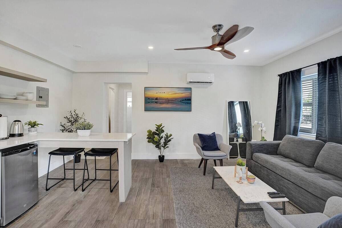 Classic Single Room, Patio (Eden 2101) | Living area