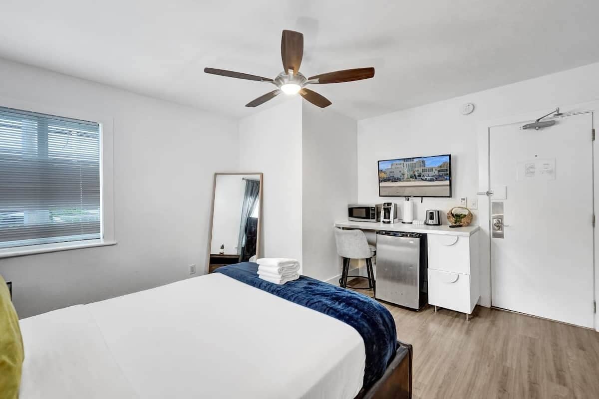 Classic Studio, Patio (Eden 1201) | Iron/ironing board, free WiFi