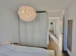 2 chambres, fer et planche à repasser, Wi-Fi, draps fournis