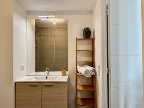 Hair dryer, towels