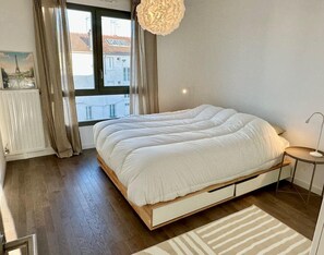 2 bedrooms, iron/ironing board, WiFi, bed sheets