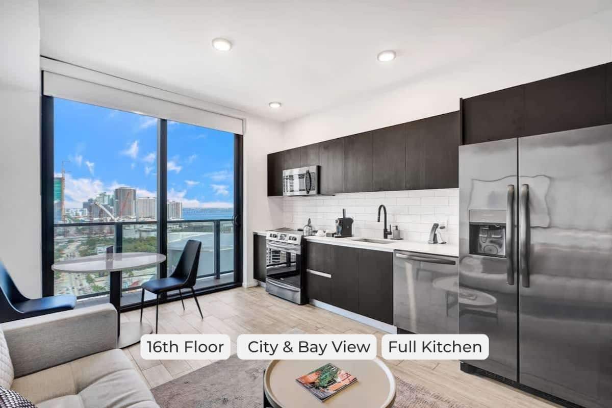 Basic Apartment, 1 Queen Bed with Sofa bed | Blackout drapes, iron/ironing board, free WiFi, bed sheets