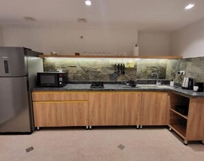 Fridge, microwave, oven, dishwasher