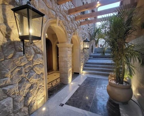 6BRs with private entrance -Three Sisters Villa