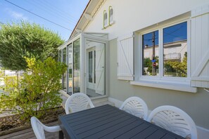 Outdoor dining - Detached House, Royan Centre (Royan)