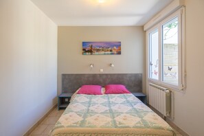 3 bedrooms, iron/ironing board