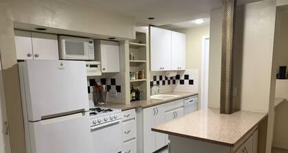Cozy Chelsea 1-bedroom with WiFi, AC in welcoming New York