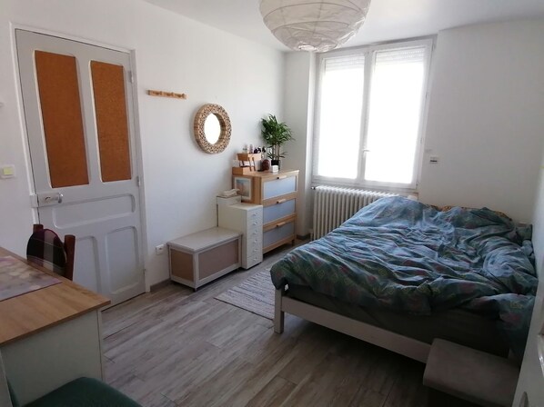 1 bedroom, iron/ironing board, WiFi, bed sheets