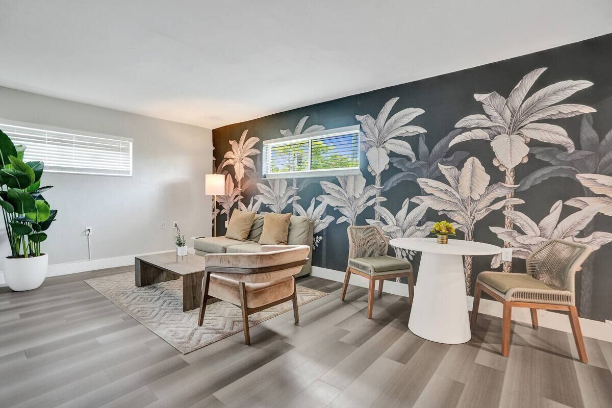 Habitación clásica doble, 2 camas de matrimonio | Zona de estar
