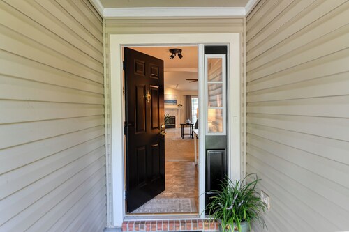 Water View Retreat | spacious 3br w/ lanai