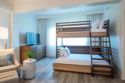 Family Oasis Escape | Plush King Bed + Bunk Bed