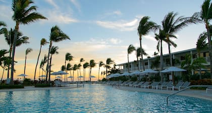 Tropical Duck Key Escape! | King Rm w/ Pools & Spa