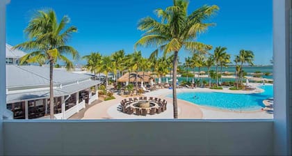 Water View Queen Rm w/ Pool & Spa | No Hidden Fee