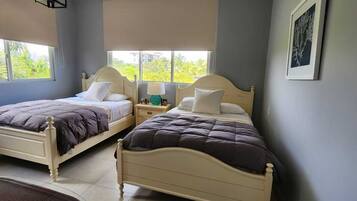 3 chambres, fer et planche Ă repasser, Wi-Fi, draps fournis