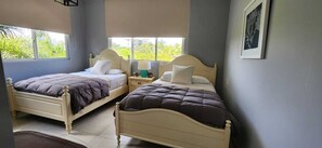 3 bedrooms, iron/ironing board, WiFi, bed sheets